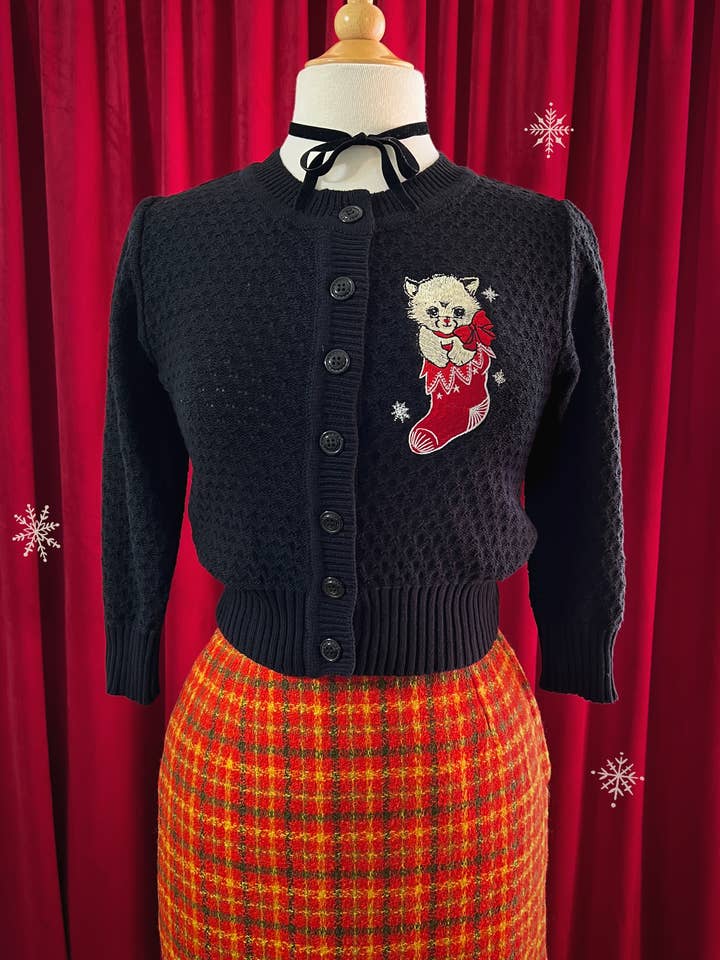 Chaqueta corta con estampado Cat in the Sock en color negro para venta al por mayor de Mischief Made