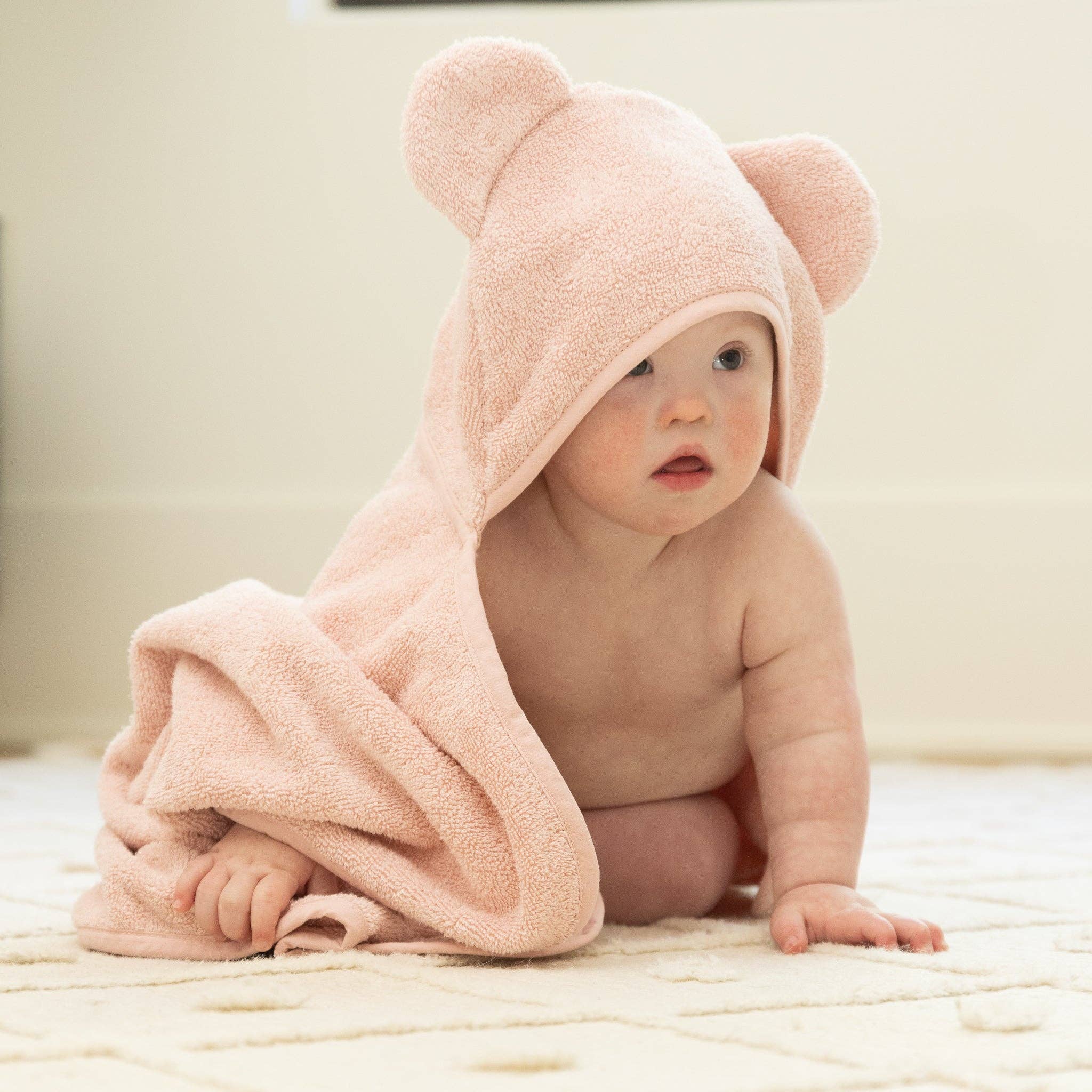 Pink Hooded Towel + Wash Mitt Set Blush for wholesale on Faire2