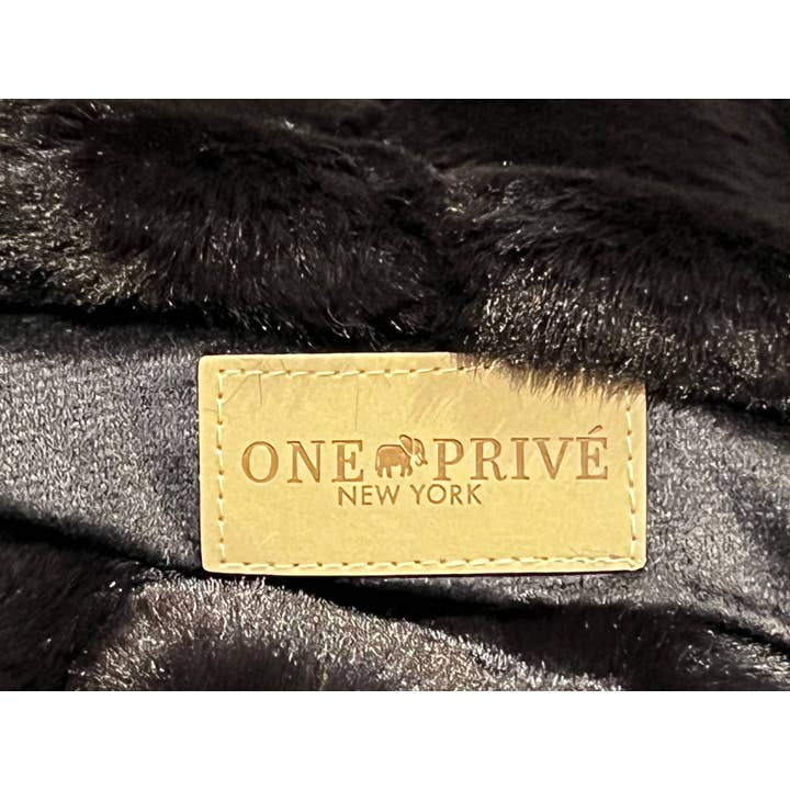 One Preevay Luxury Home Furniture & Decor – wholesale Sängkläder – Majestätiskt inspirerad | Elegant svart | Ribbade sängkläder i imiterad kanin och sammet | Twin & Queen