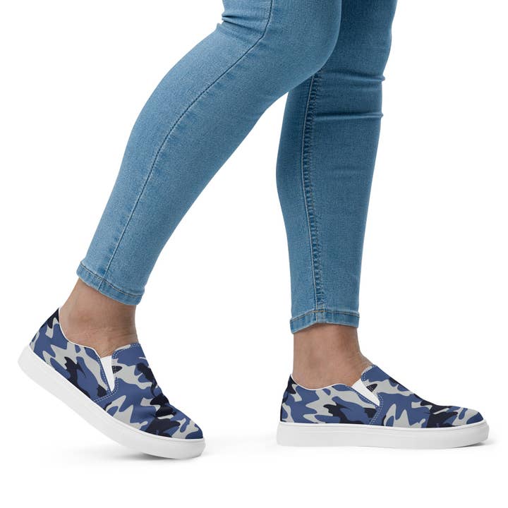 Stitch & Simon - Wholesale Slip-on trainers – Women′s - Women’s Blue Camo slip-on canvas shoes7
