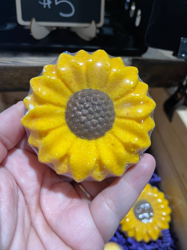Bombe de bain Sunflower pour la vente par Wicked Suds Bath Co