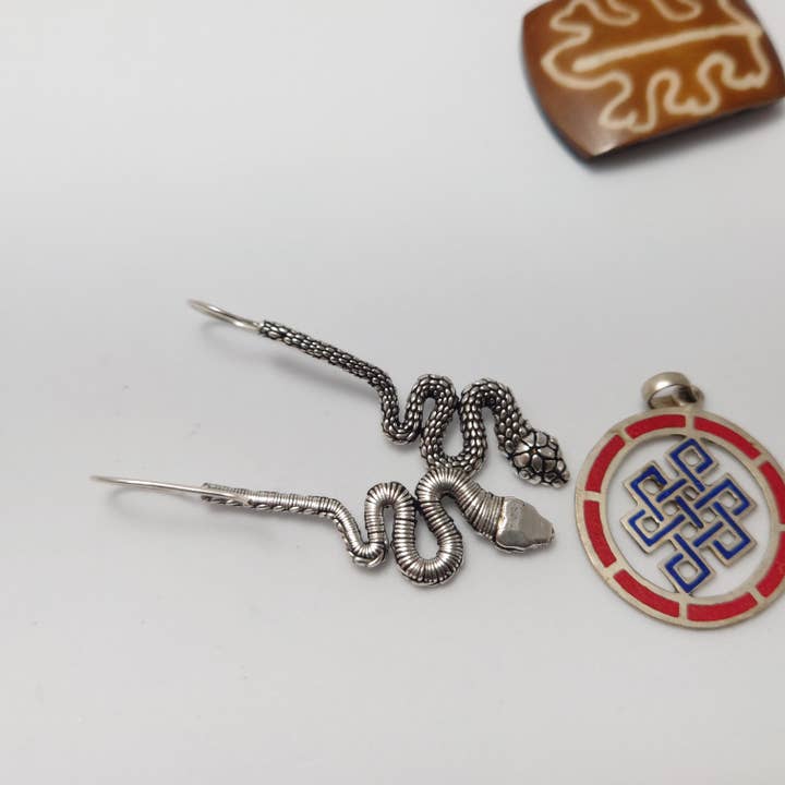 Tenzing Collections - Wholesale Dangle Earrings - Snake Earrings, Golden and Silver11