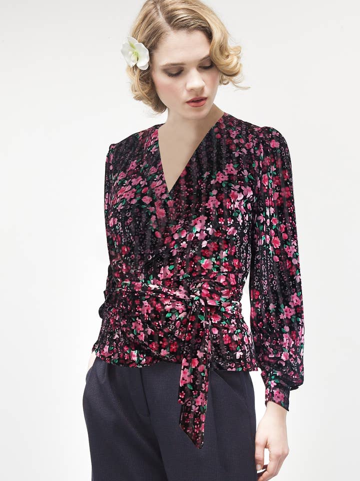 Cache-coeur NORA valzer for wholesale by Phalaenopsis Paris