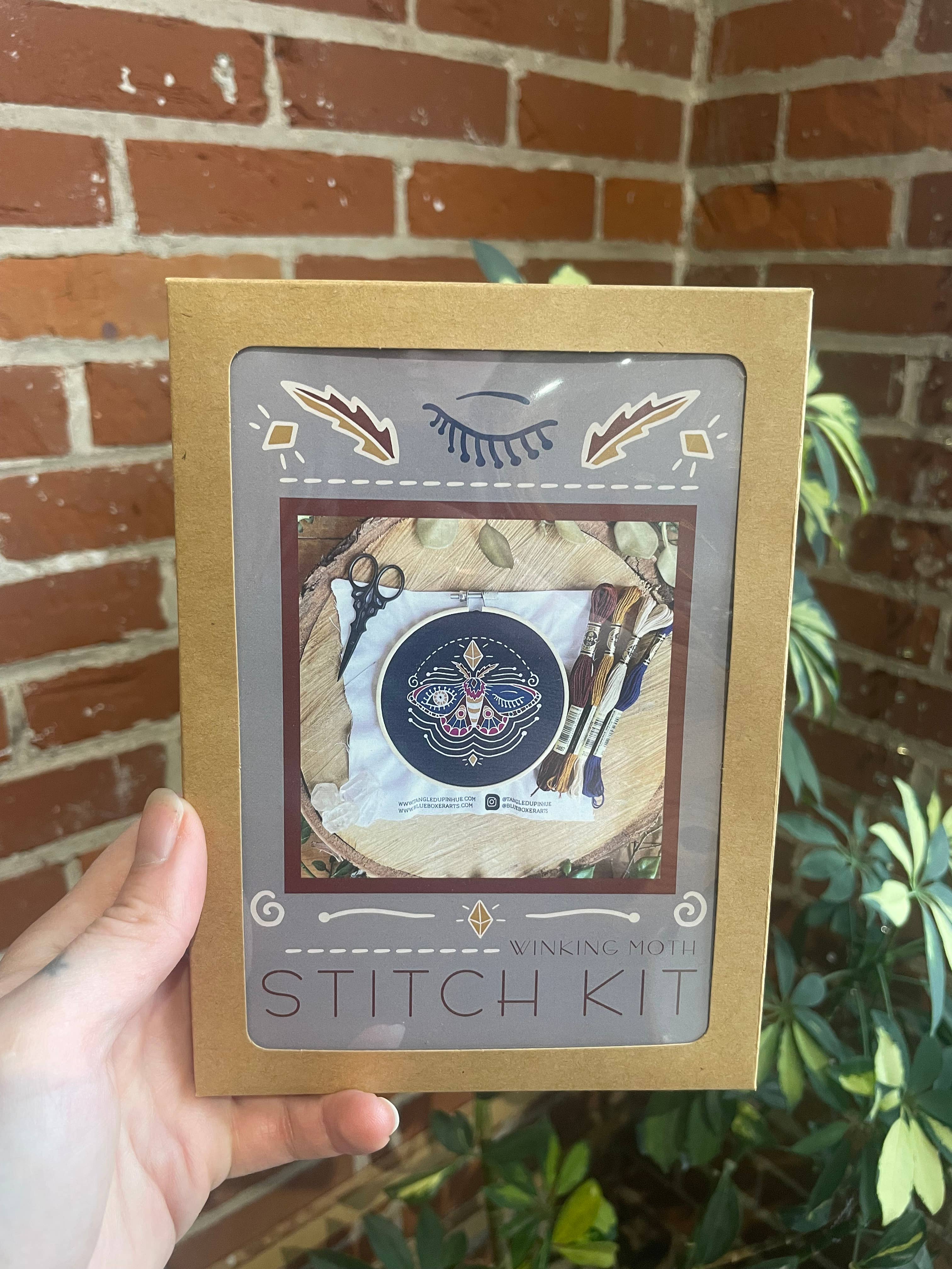 Tangled Up In Hue - Vente Accessoire de broderie/point de croix - Kit de point de bricolage - Kit de broderie papillon de nuit2