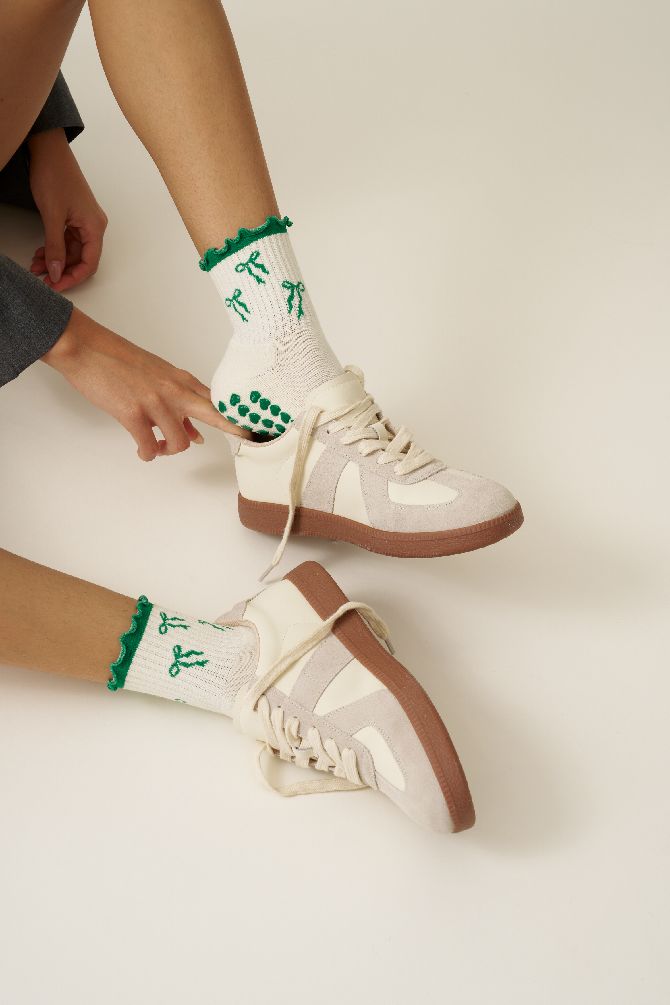 Effortless Club - Wholesale Socks - Women's - 🎀 Bow Ruffle Grip Sock [Green], Pilates Socks8