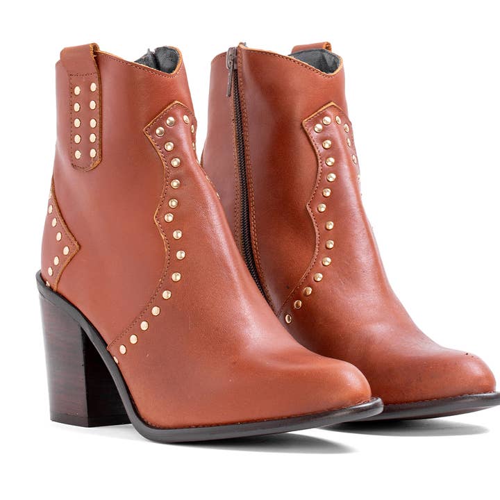 Elodie - Wholesale Laarsjes - Dames - Enkellaars CA-0173 van nappa leer met studs