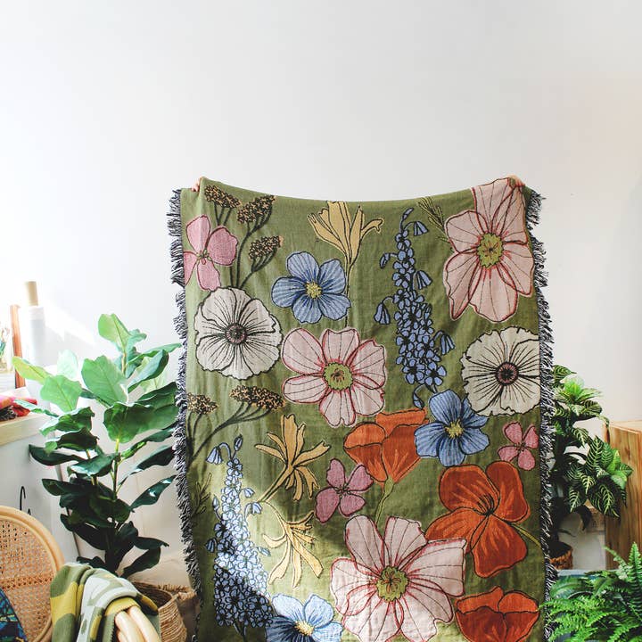 Calhoun & Co. - Wholesale Throw Blanket - Wild Flowers Tapestry Blanket