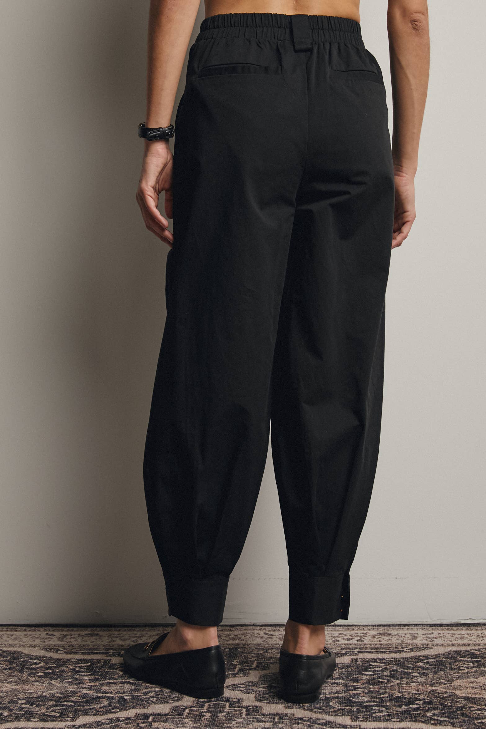 Forte - Vendita all'ingrosso Pantalone - Donna - Pantaloni affusolati con polsino plissettato FP00026