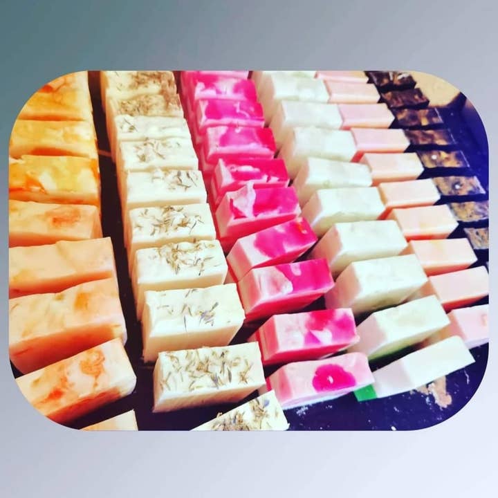 White light at home – wholesale Bar Soap – Strawberry Rhubarb Artisan Soap LOAF4