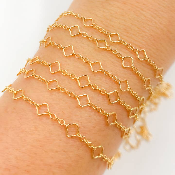 Tresor Jewelry Inc. - Wholesale Link & Chain Bracelet - V251GF. Gold Filled Clover Link Chain