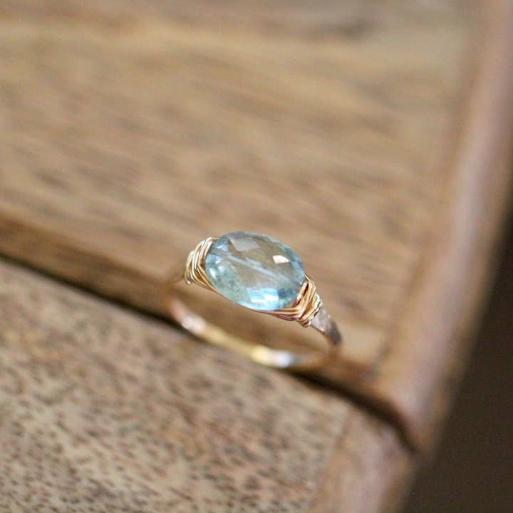 Pura Bague pour la vente par Saressa Designs