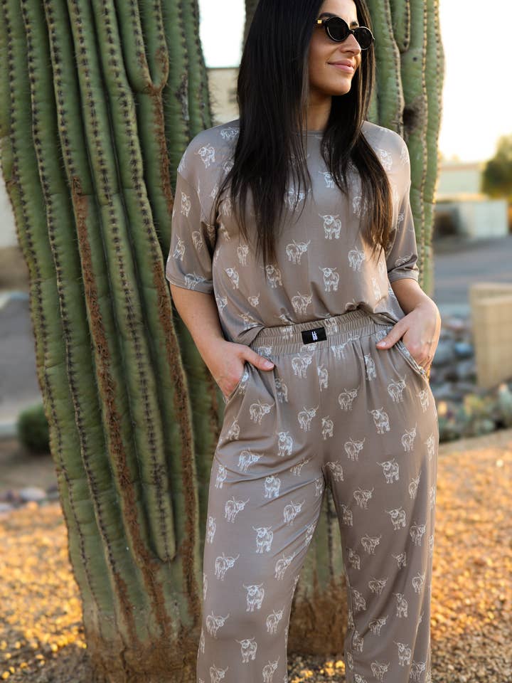 Ensemble de détente T-shirt ample pour femmes | Highland pour la vente par Forever French Baby