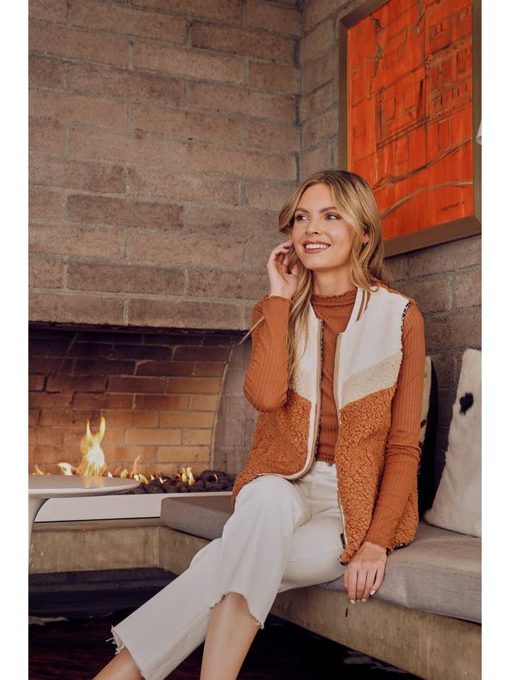 Mystree - Wholesale Outerwear Vest - Women's - 19703 Reversible Vest
