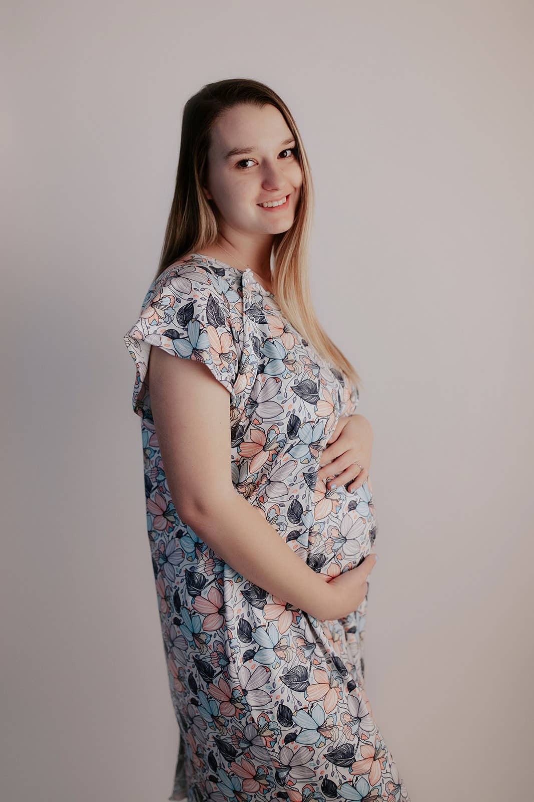 Three Little Tots – Vestido - Maternidade por atacado – Vestido de parto e entrega/enfermagem Flower Bloom10