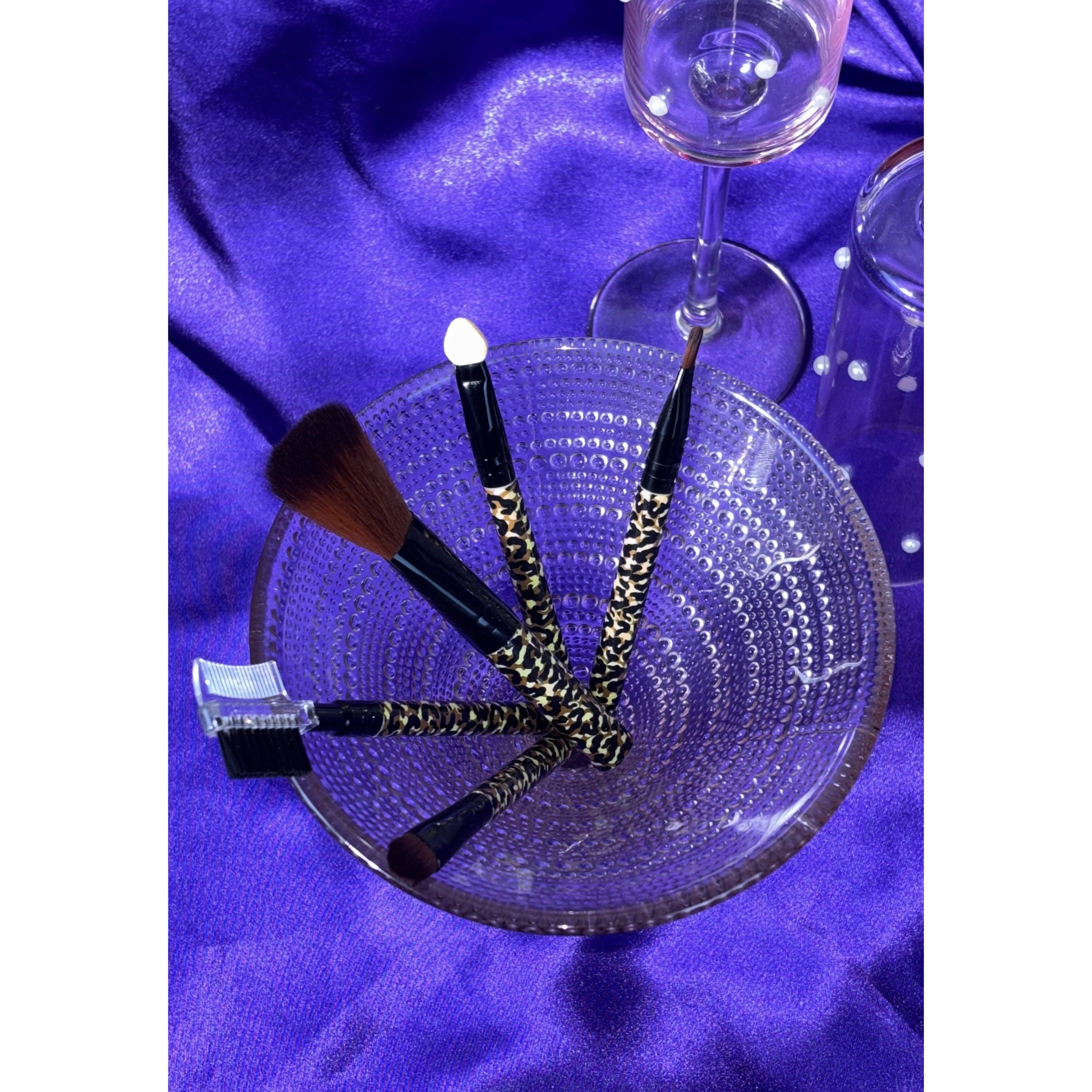 VIAI Beauty - Wholesale Makeup Brush Set - PROLUX Makeup Brush Set: Essential For Perfection2