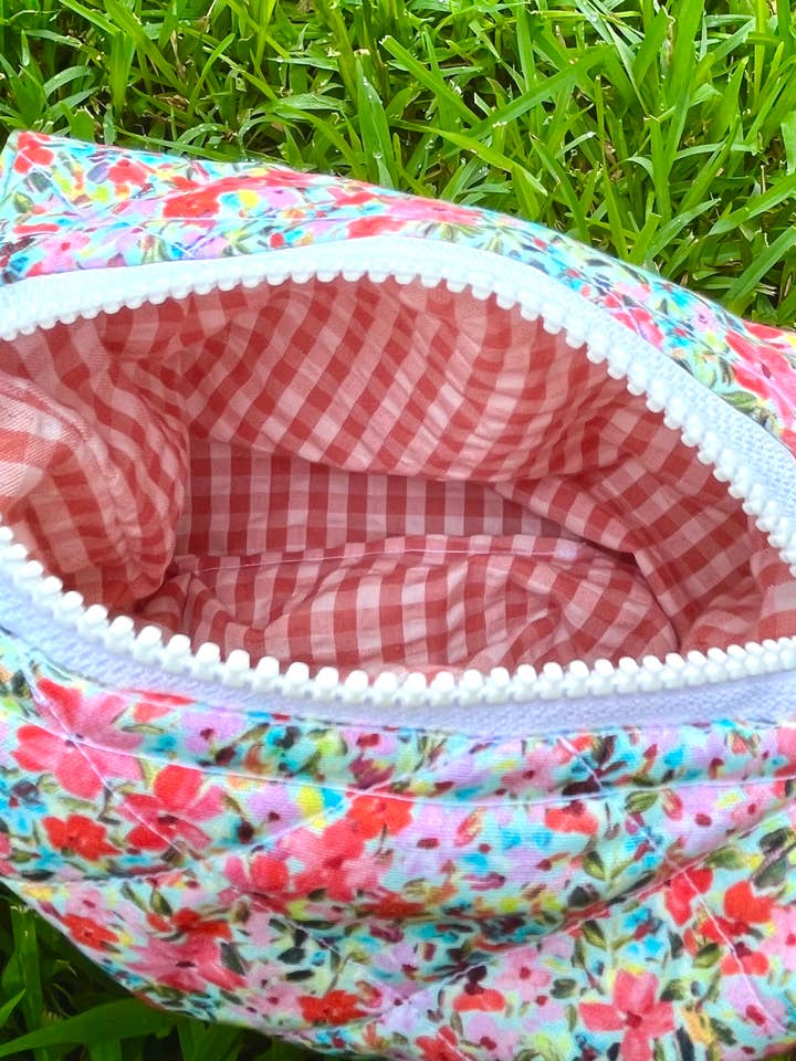colorful blooms quilted makeup bag, quilted bags for wholesale by Works of Rylee