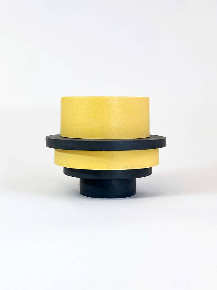 Pot Totemico Medium, jaune et noir pour la vente par Casa Mescla