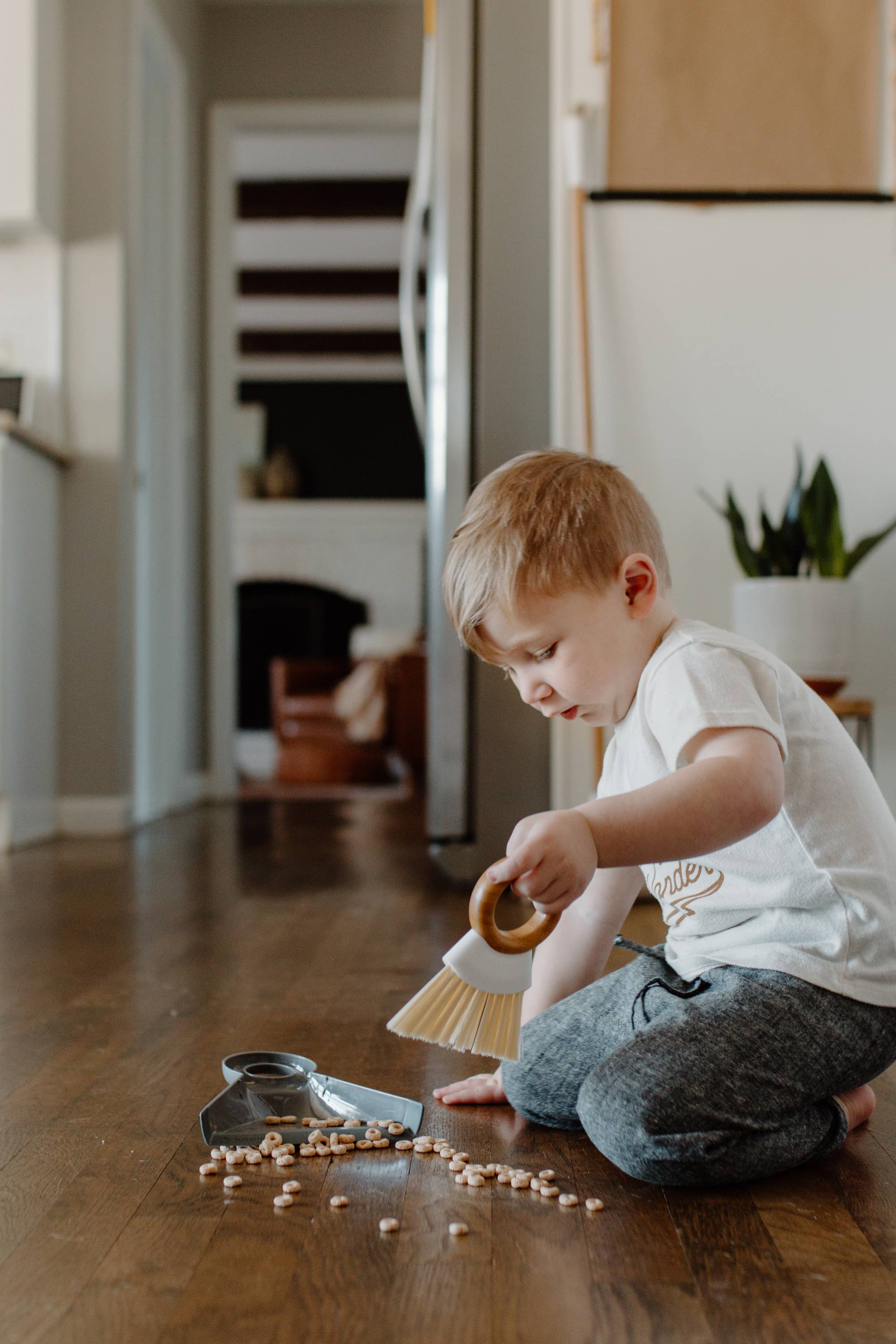 Full Circle Home - Wholesale Broom - Tiny Team Mini Broom and Dustpan4