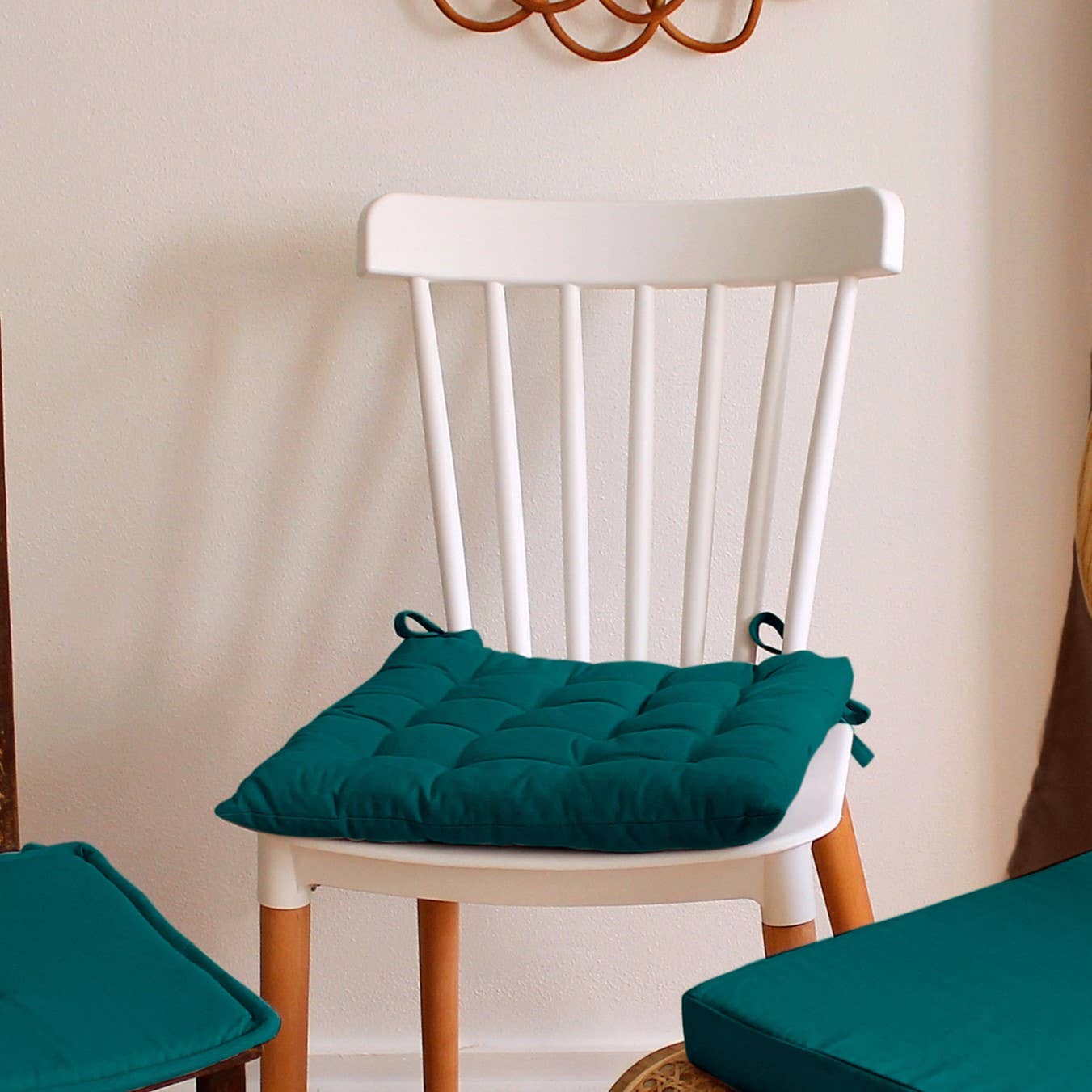 DECOSTARS - CmaDECO – Großhandel Stuhlkissen – Steppkissen 38 x 38 cm aus 100 % Baumwolle mit Knoten, PANAMA24