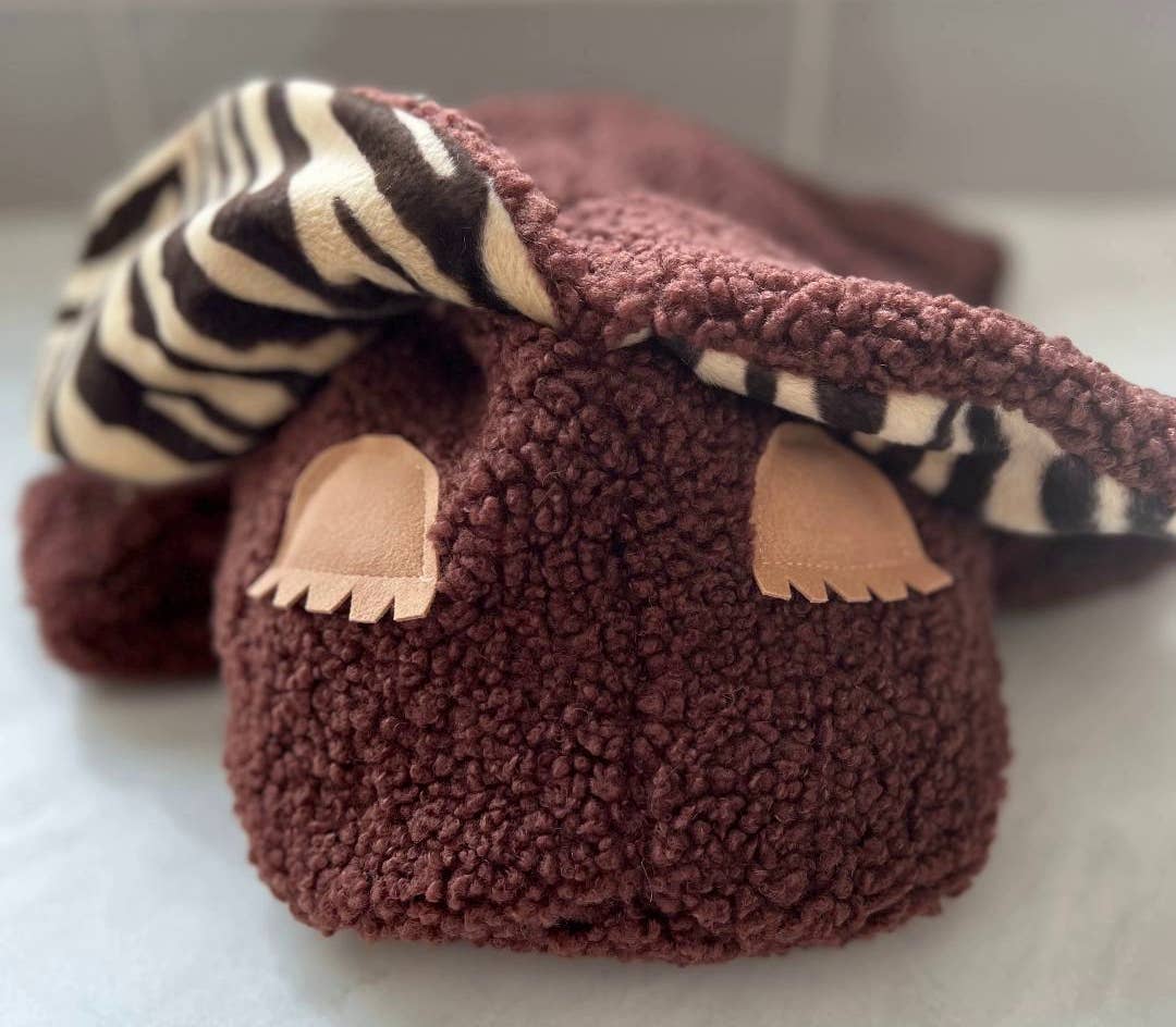 Whiskers 'n Paws Unique Pet Gifts, LLC - Vendita all'ingrosso Peluche - Cani - Franny Pet Nanny giocattolo con tasca per odore familiare2