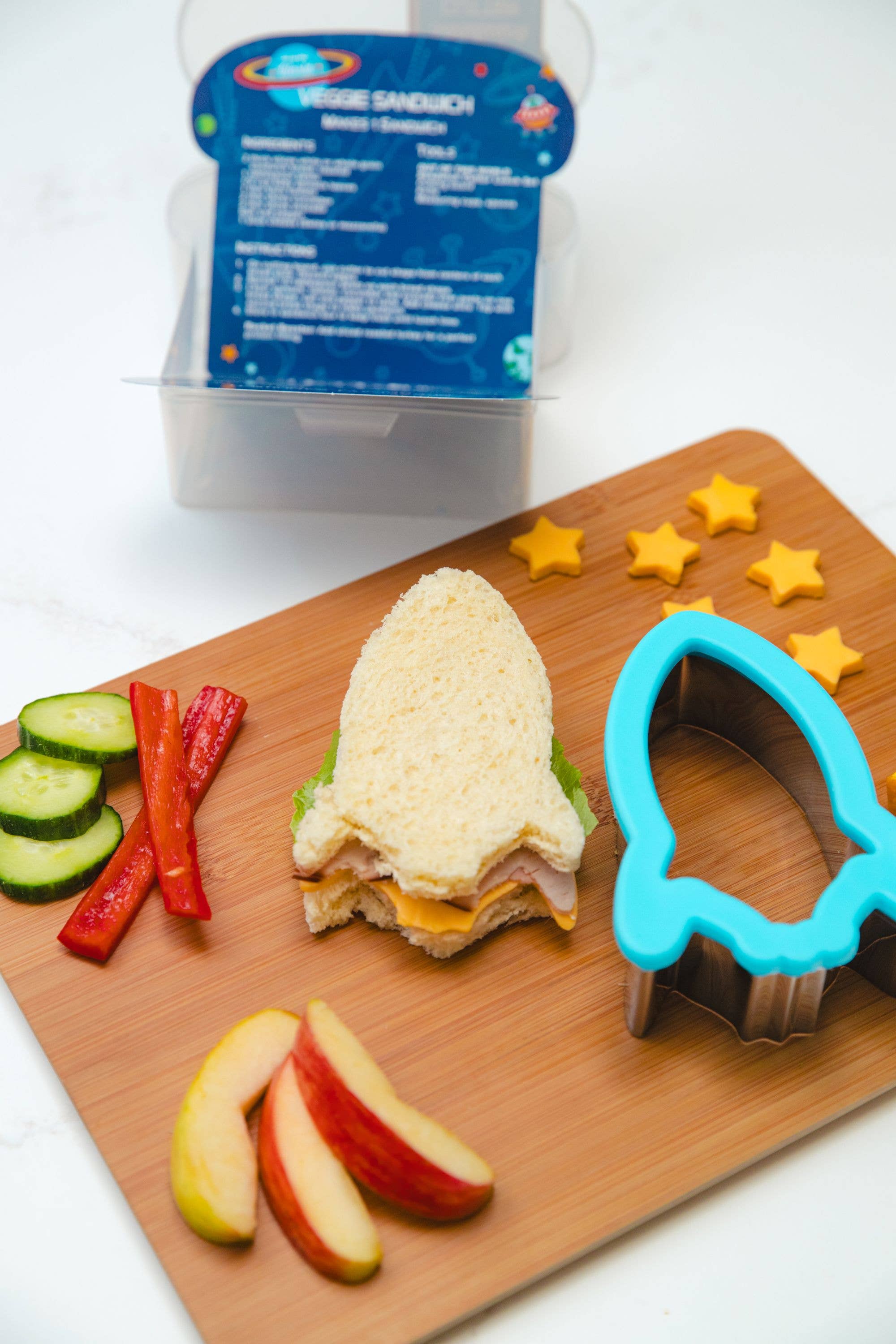 Handstand Kitchen – wholesale Kitchen tool/gadget – Sandwich Cutter Lunch Set PDQ – Dino, Heart, Unicorn, Rocket6