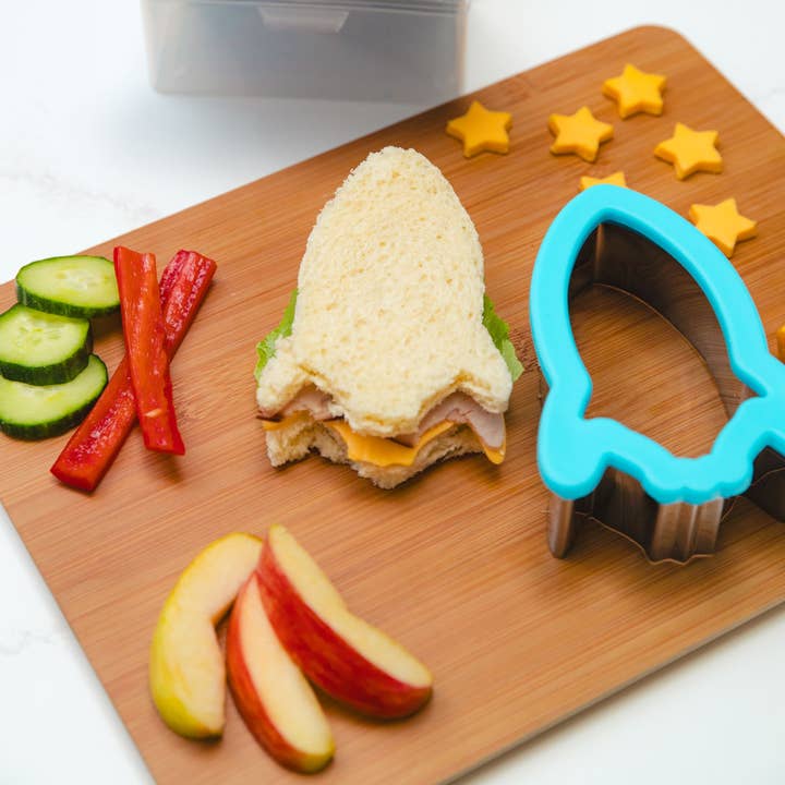 Handstand Kitchen – wholesale Kitchen tool/gadget – Sandwich Cutter Lunch Set PDQ – Dino, Heart, Unicorn, Rocket6
