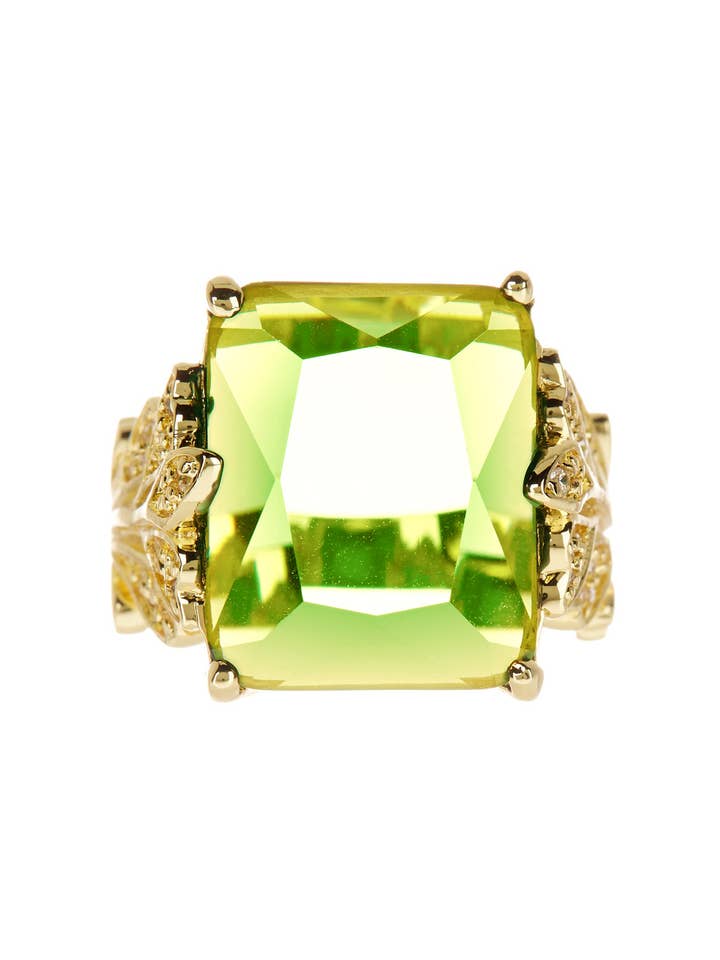 Anello da giardino con cristalli peridoto e zirconi cubici per la vendita all'ingrosso da parte di Zoey Simmons