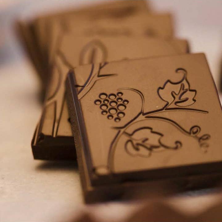 Vine to Bar Chocolate - Wholesale Chocolate Bar - True Dark 60g Dark Chocolate Bar x 12 in Display Caddy1