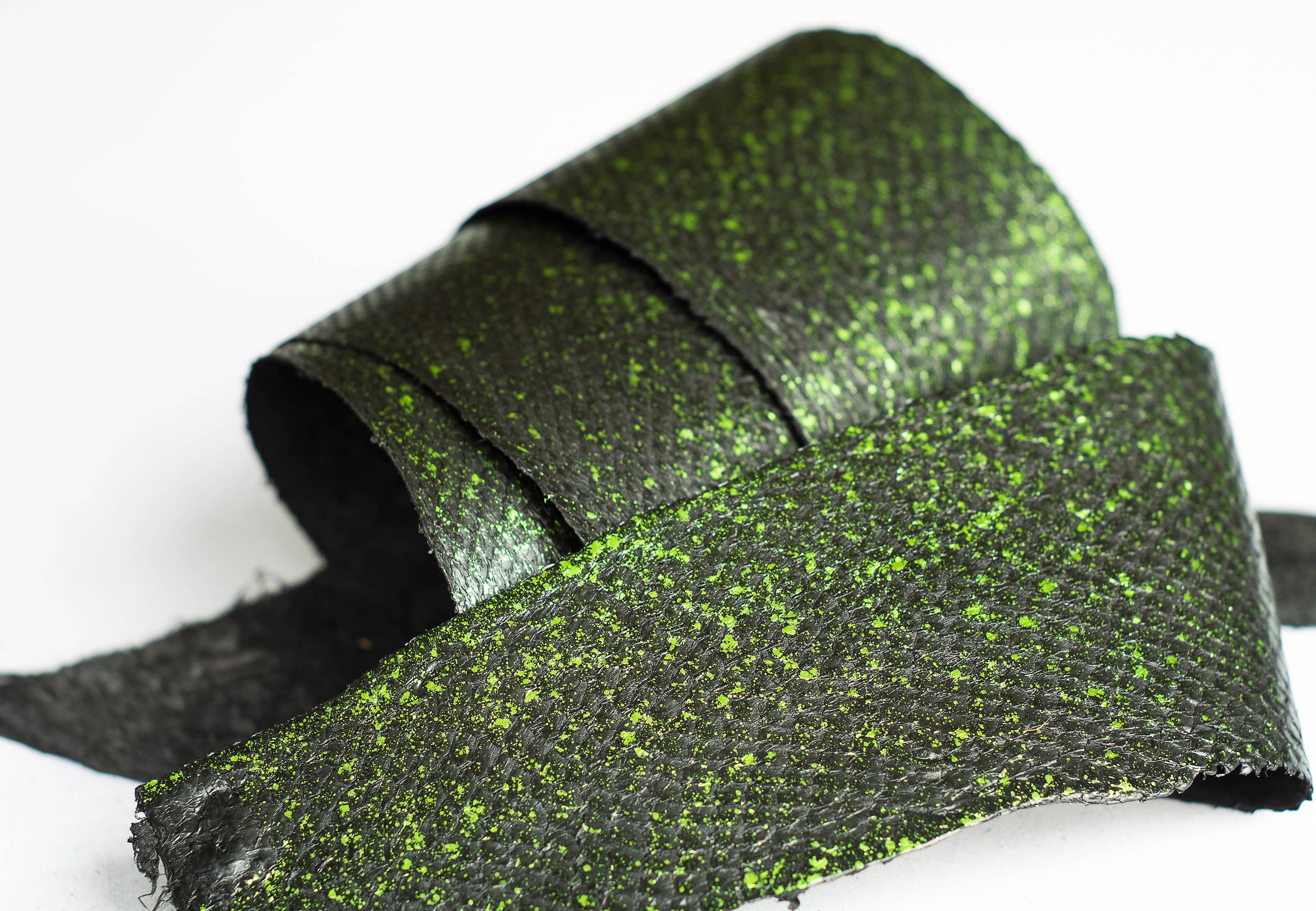 Fish Leather Studio – Großhandel Bastelzubehör – Nordatlantischer Lachsleder| Fischleder | Lederhandwerk3