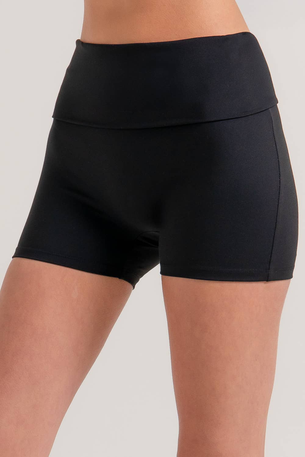 Active Basic | Active USA – Großhandel Sport-Shorts – Damen – Taillen-Faltbund-Aktiv-Radshorts