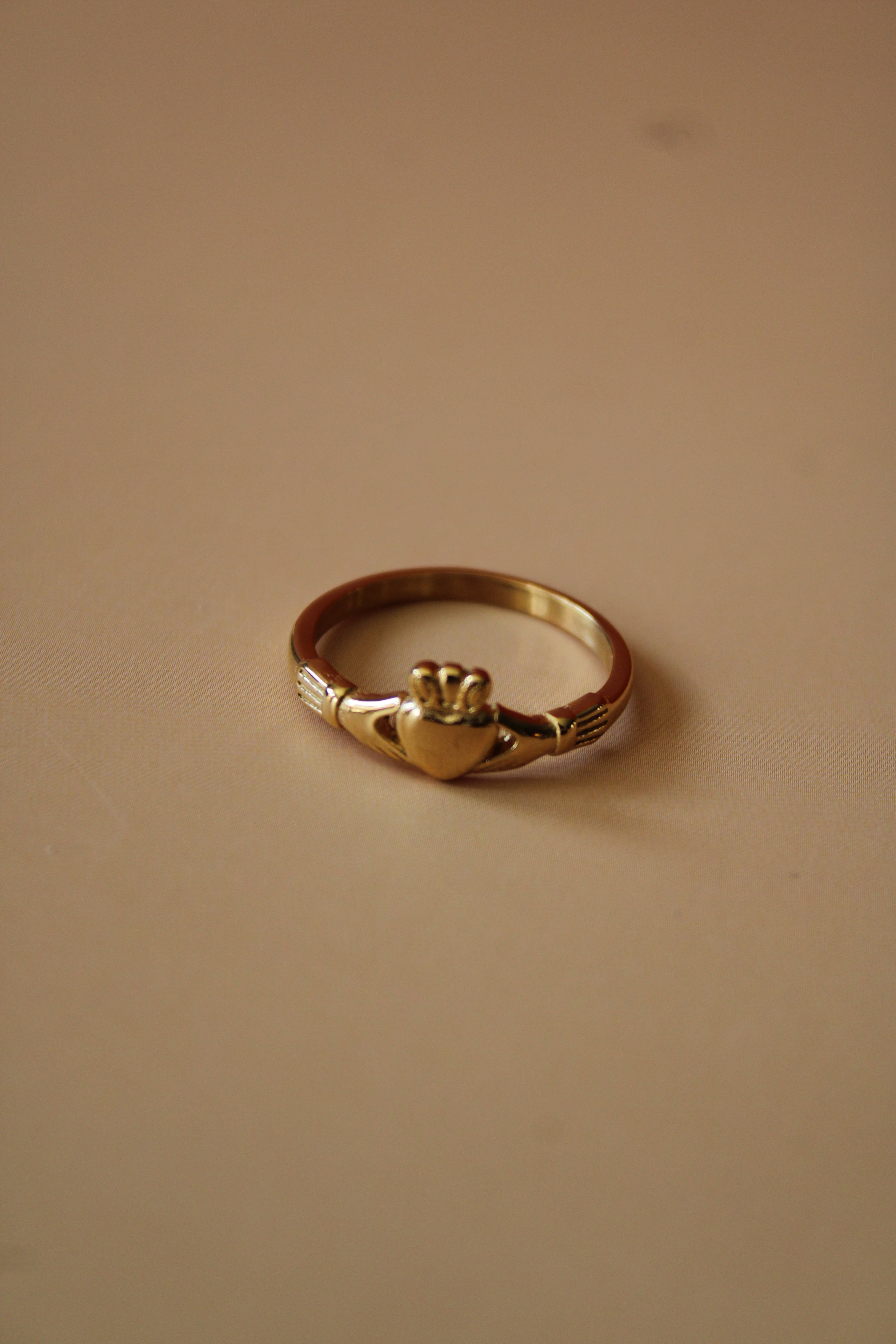 24th & Gold – wholesale Band/stacked ring – Claddagh Ring2