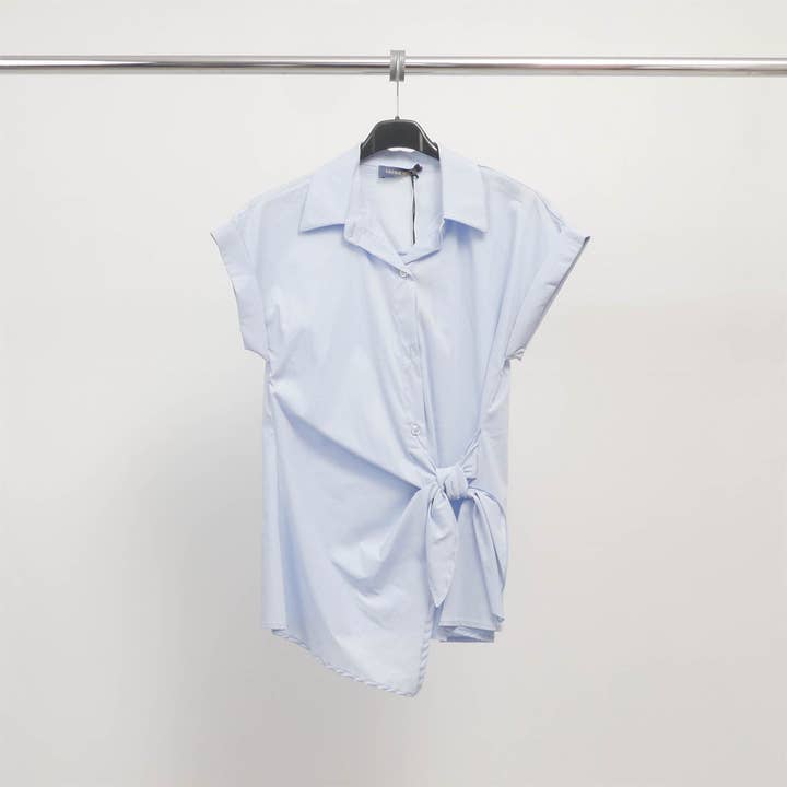 Ärmellose Bluse mit Krawattenkragen – TDM17824-2 für den Großhandel von Cecile Wang