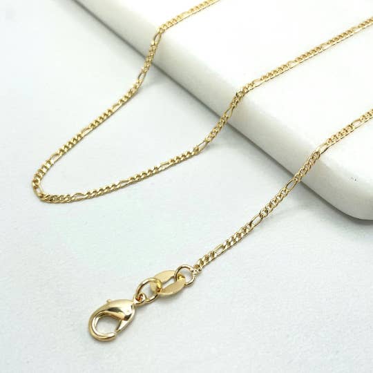 Luxus Accessories - Vente Collier maille et chaîne - Chaîne Figaro délicate 18k remplie d’or, maillons 1 mm5