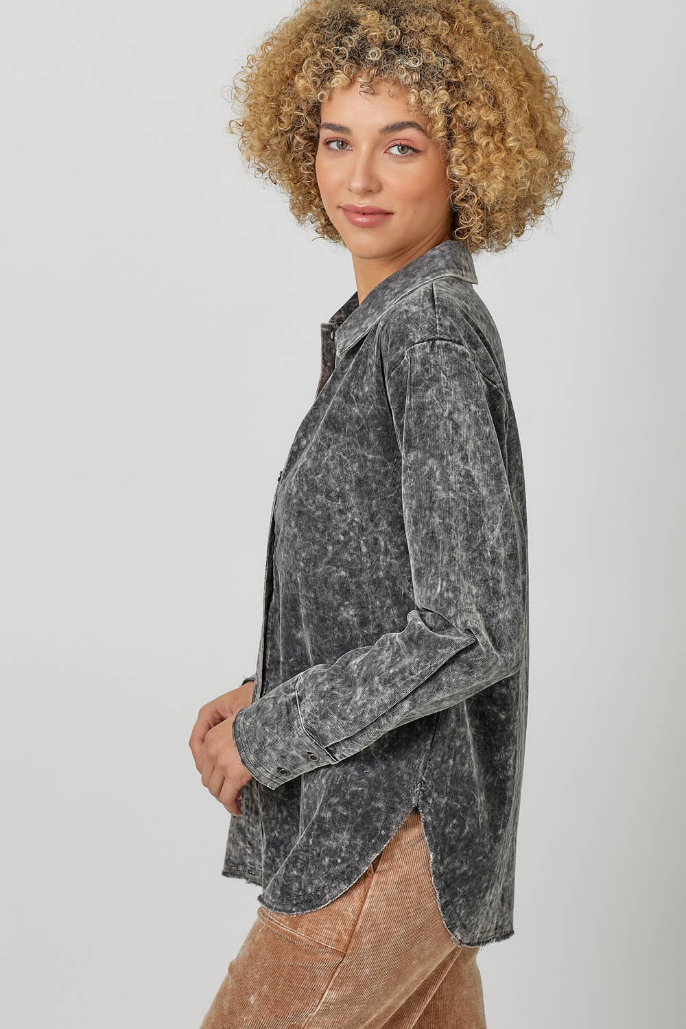 Mystree – Engroshandel Skjorte med buttondown – til kvinder – 60857 Vasket fløjlsskjorte14