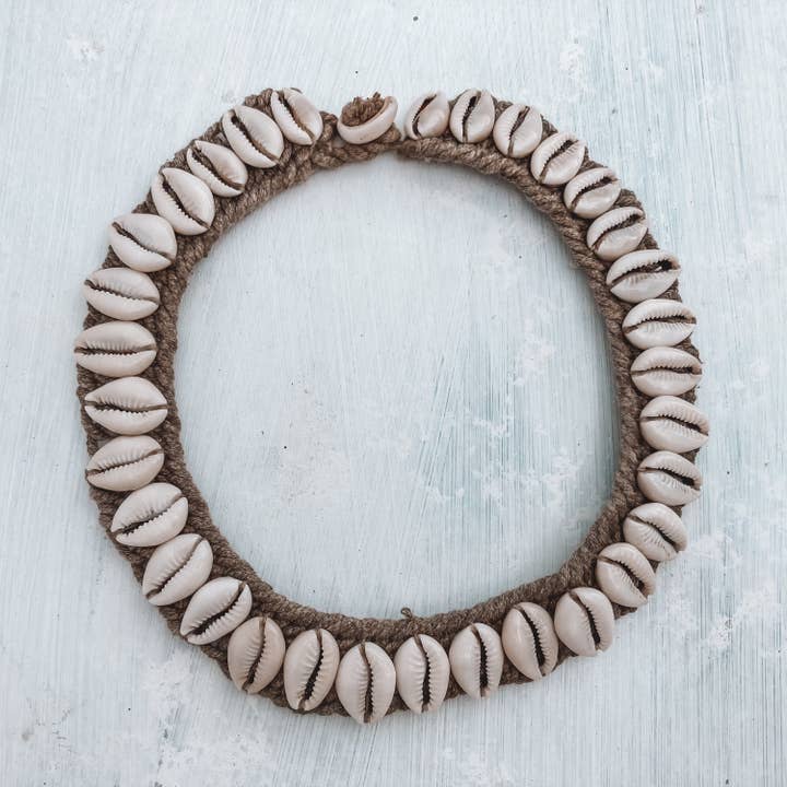 Bonisita – Großhandel Perlenkette – Vintage Kaurimuschel-Halskette aus Papua - 50 cm Länge