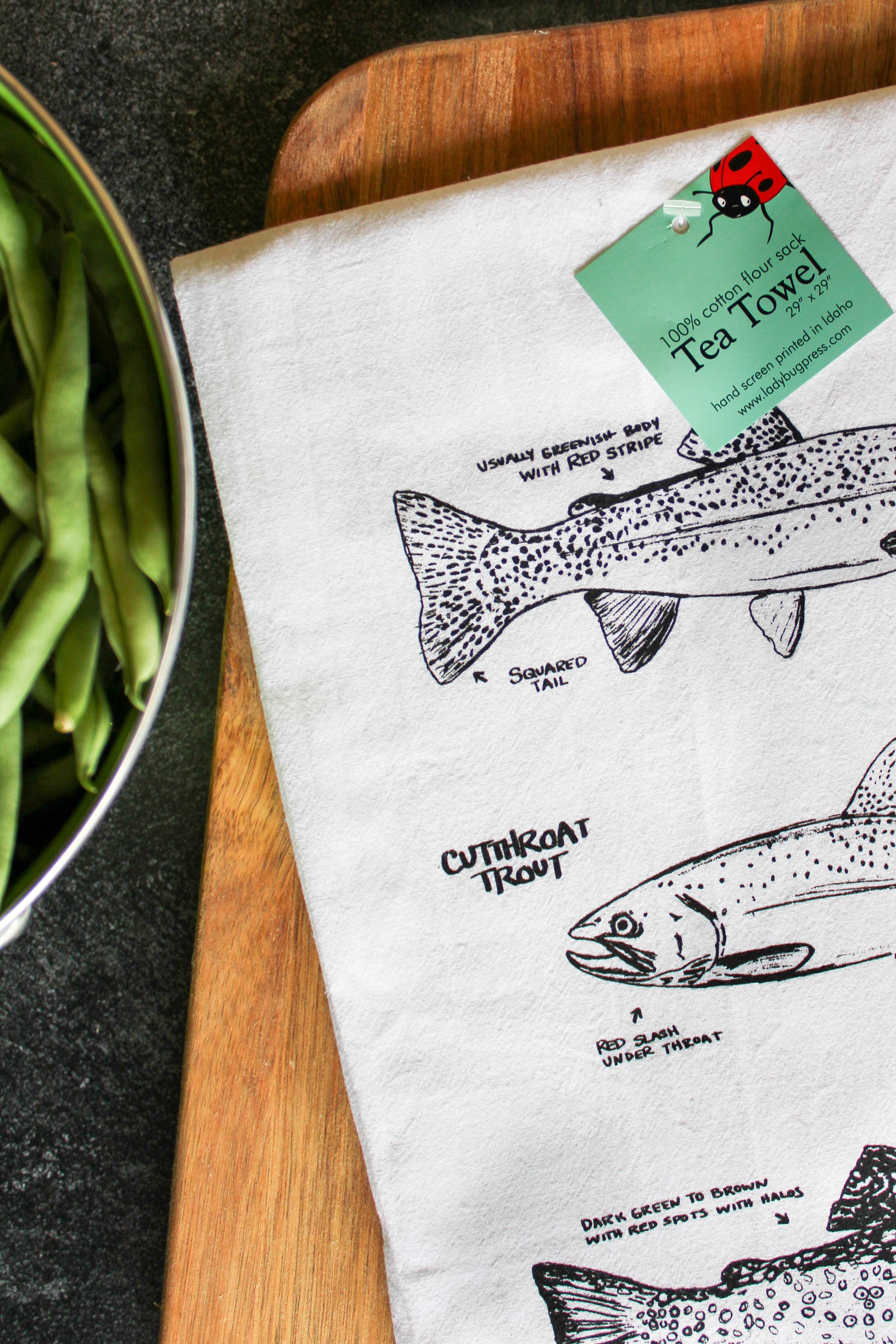 Ladybug Press - Vente Torchons - Torchon sérigraphié à la truite, torchon à vaisselle en sac de farine2