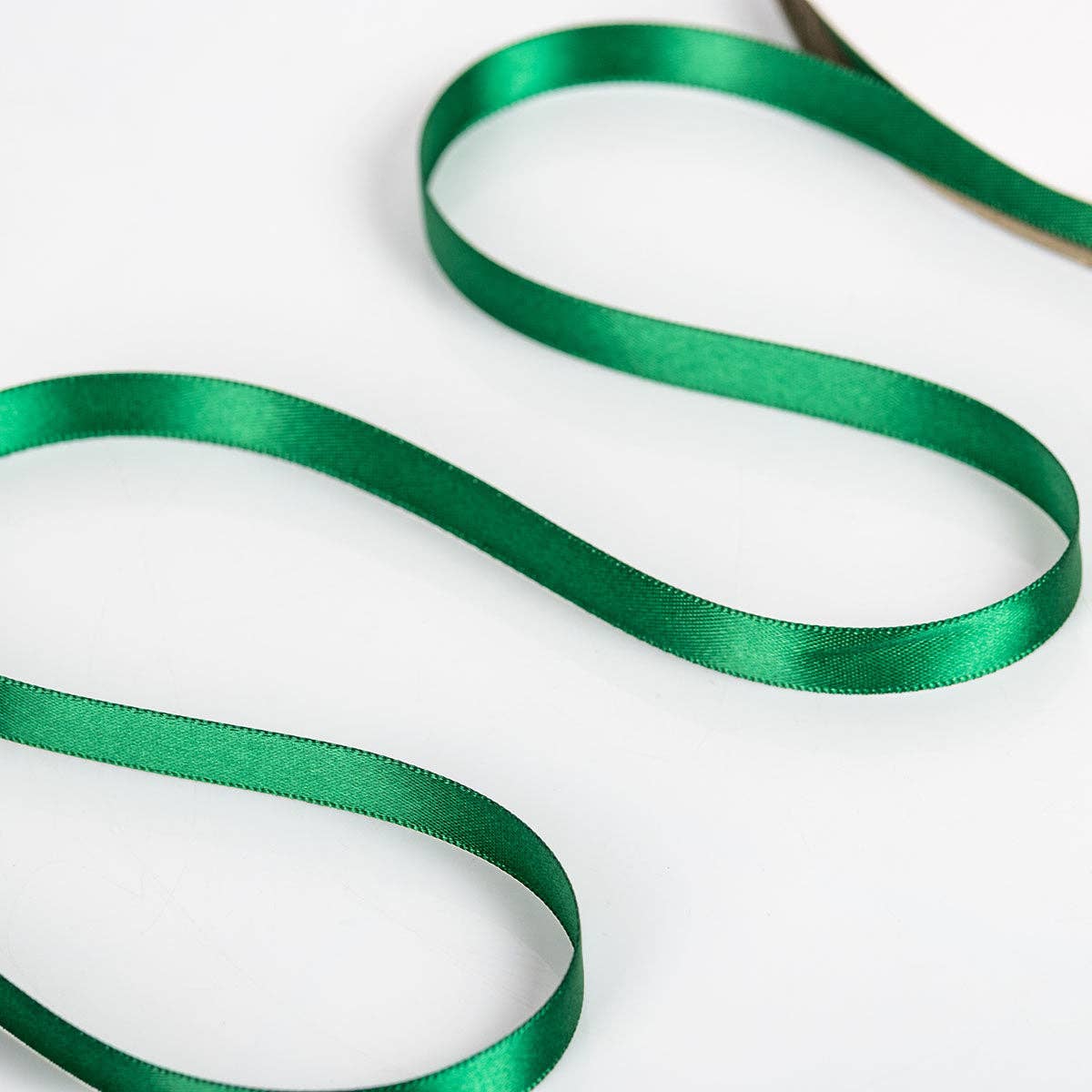 Little Ribbon Shop - Wholesale Ribbon - Gift Wrapping - Monstera 109 Double Faced Satin Ribbon 100-Yard Roll0