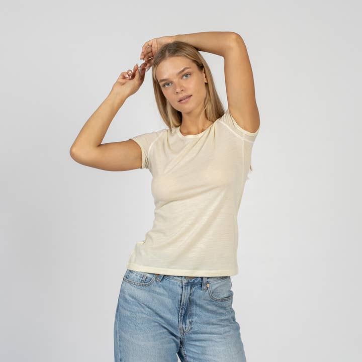 Natürliches Kurzarm-T-Shirt aus Merinowolle für Damen für den Großhandel von menique