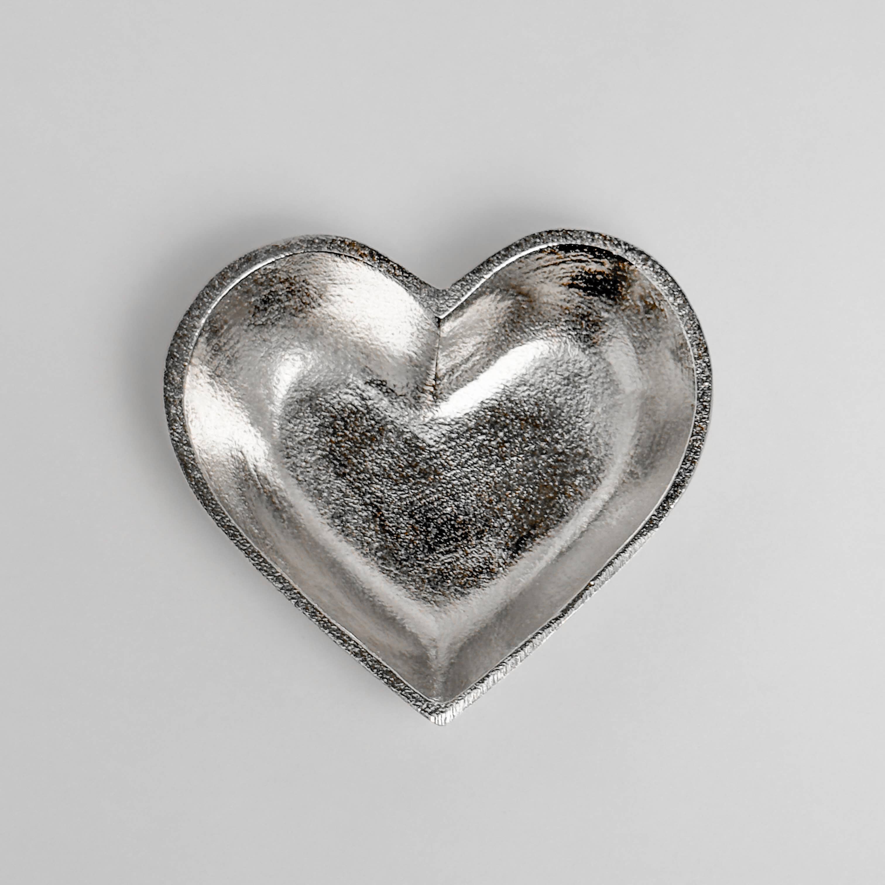 India Handicrafts Inc – Großhandel Tischdeko – Silbernes Herz-Schmuckschälchen