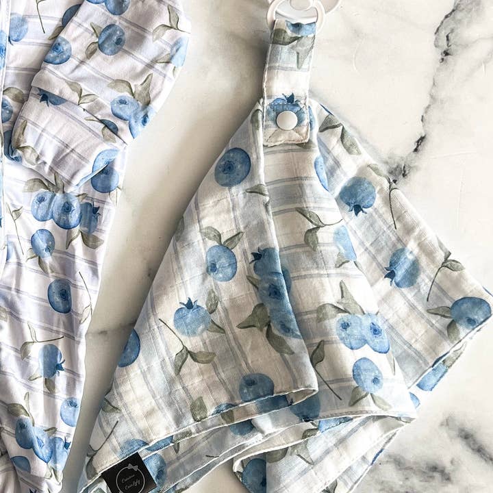 Création cocolyly inc. - Wholesale Pacifier Clip - Baby - Attache-suce bleuets en mousseline de bambou3