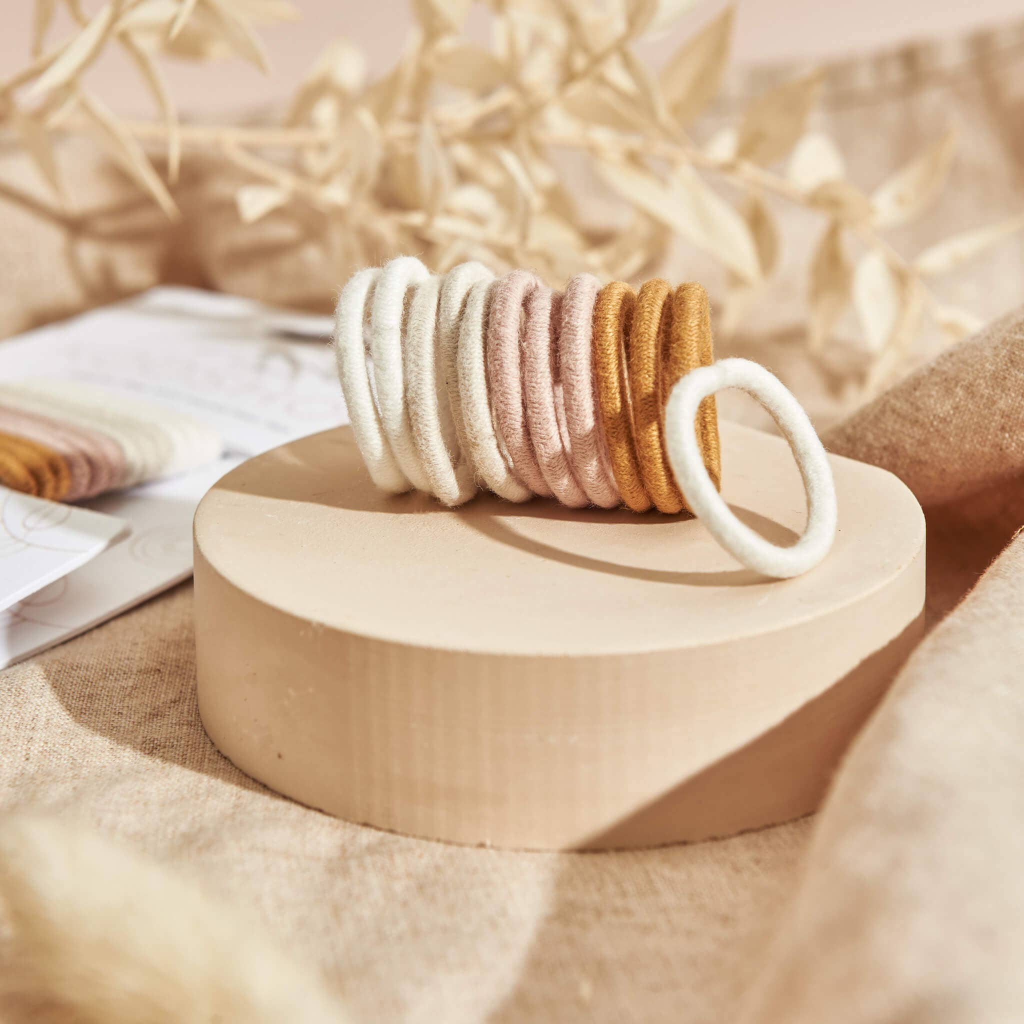 KOOSHOO - Wholesale Hair Tie - Plastic-free Round Hair Ties - Mini 12-pack - Golden Fibres10