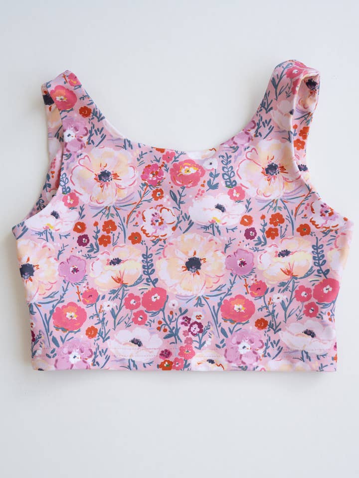 Ashlyn Athletic Top i Love is Blooming för wholesale av Ollie Jay
