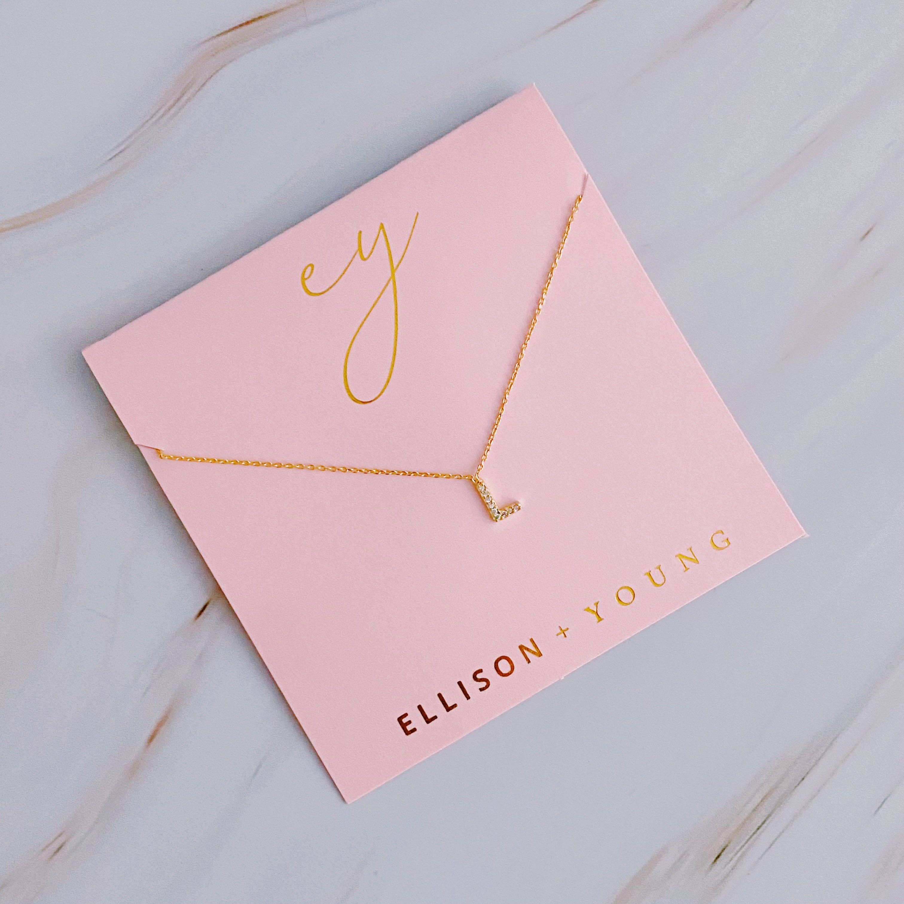 Ellison+Young - Vente Colliers à pendentif - Collier initial Understated Beauty9