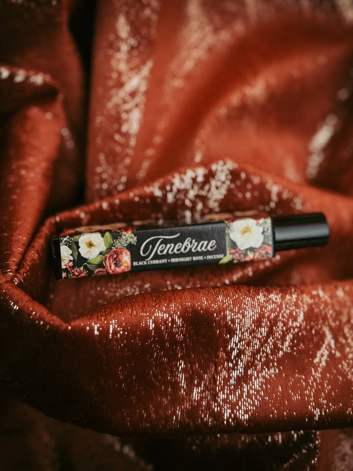 Tenebrae – Eau De Parfum Roll-On for wholesale by Keskiyön Hovi - The Midnight Court