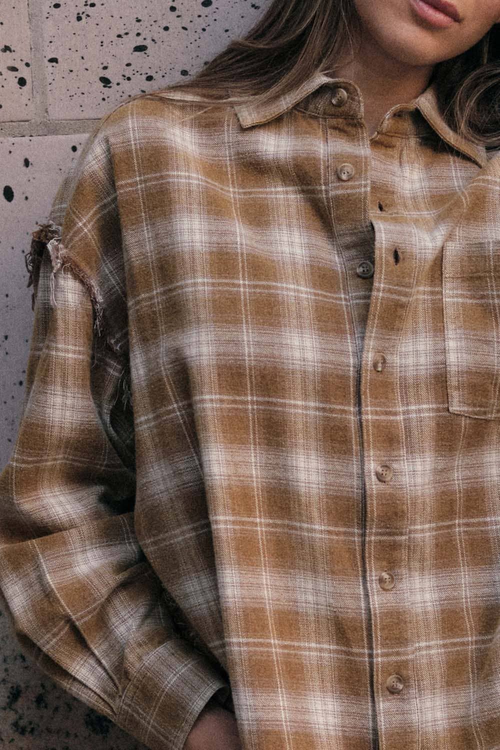 Promesa USA - Wholesale Button Down Shirt - Women's - Plaid Flannel Oversized Raw-Edge Pocket Shirt1