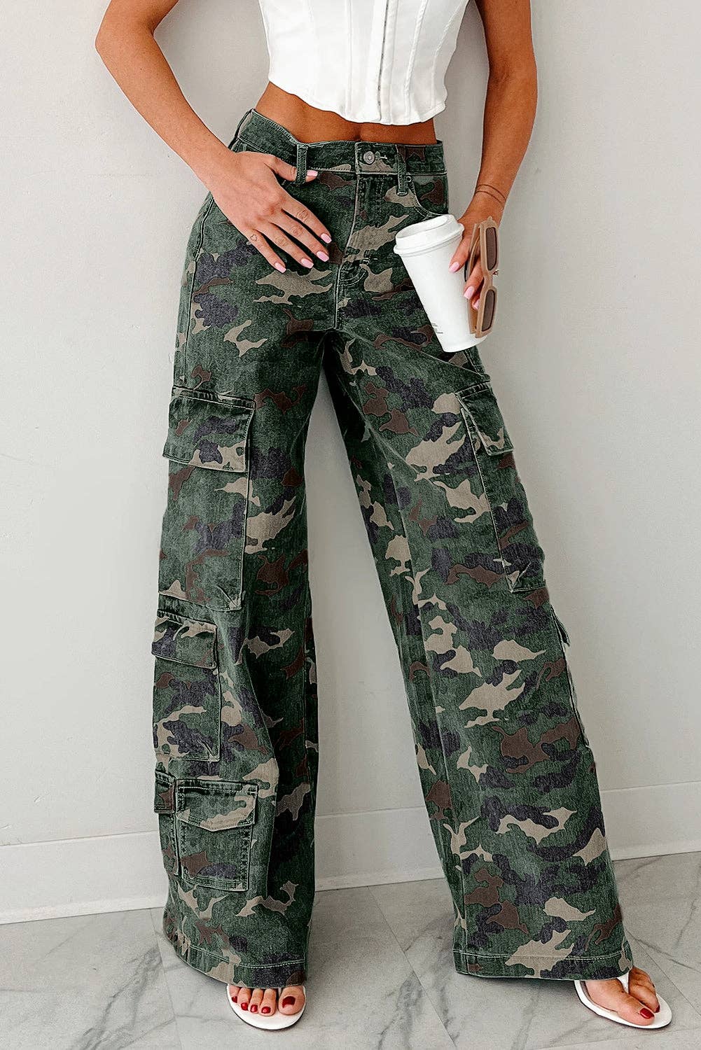 Lovesoft - Vente Pantalon – femme - Pantalon cargo large en denim camouflage vert5