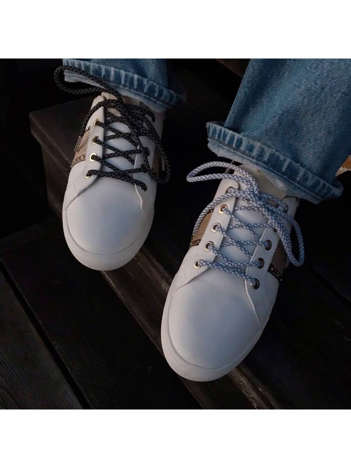 The Shoelace Brand – wholesale Skosnören - Unisex – Runda reflexsnören i svart – reflektiva skosnören i elegant svart1