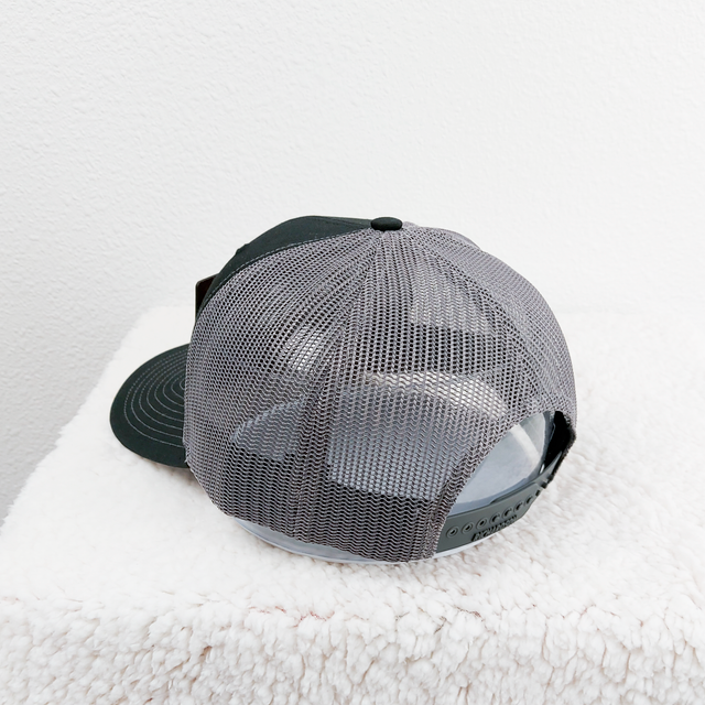 Trendy Tee Co. - Vendita all'ingrosso Cappellino  da camionista - Unisex - Cappello da camionista Team Mascot Richardson nero e grigio1