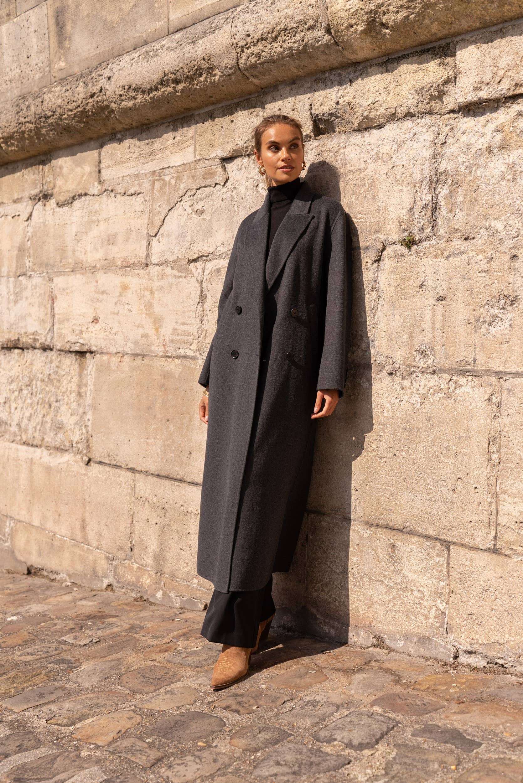 Attentif Paris – Großhandel Mantel - Damen – Extra langer, handgenähter Oversize-Mantel aus Wollmischung11