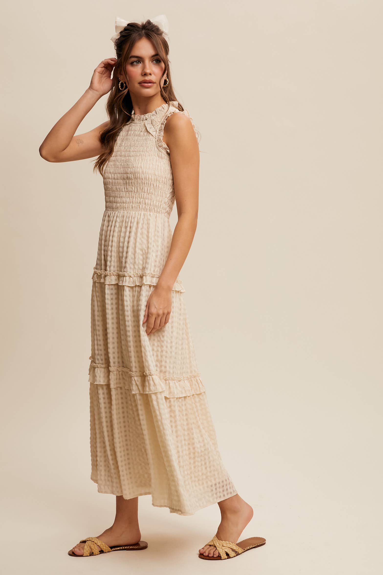 Listicle – wholesale Dress – Women's – Sleeveless Gingham Maxi Dress with Ruffle Details31